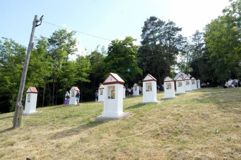 2021.06.30_Gödre felújított kálvária (2).JPG